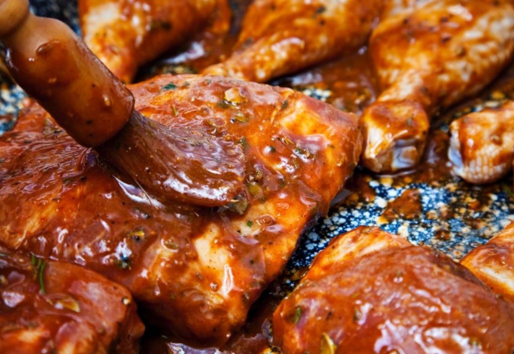 Grillpeekoni marinaad - täiuslik mee ja sinepi kombinatsioon imemaitsva maitse saavutamiseks!