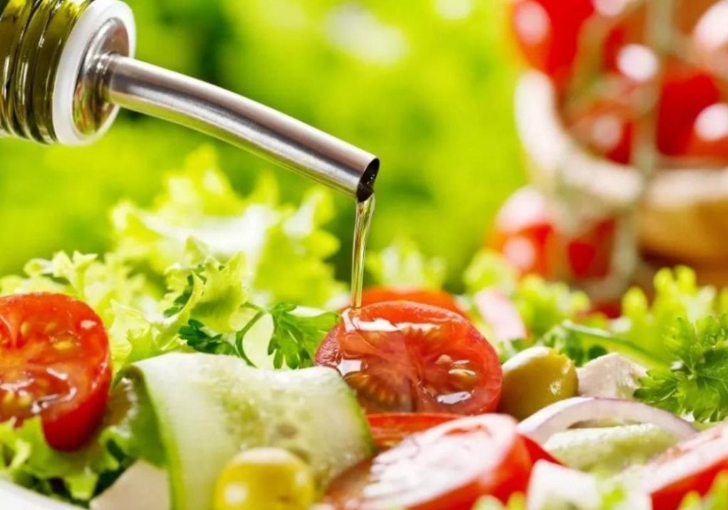 Tomatite söömine koos ühe köögikombainiga võib muuta need veelgi toitvamaks