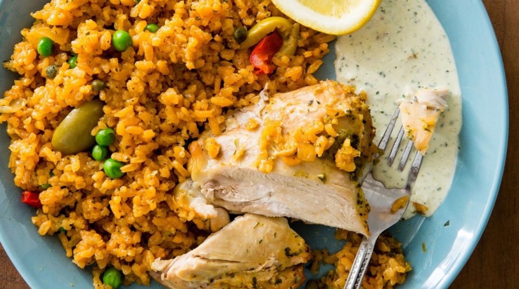 Soojendav klassika lõunast: arroz con pollo – maitsev kana ja riis