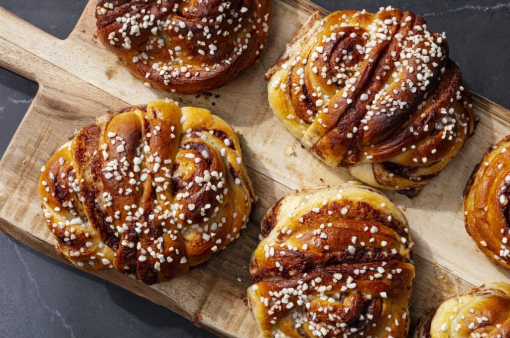 Kanelbullar: Rootsi kaneelirullid