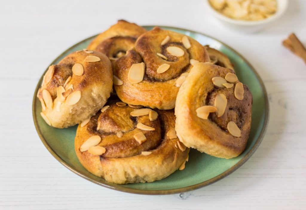 Kanelbullar: Rootsi kaneelirullid