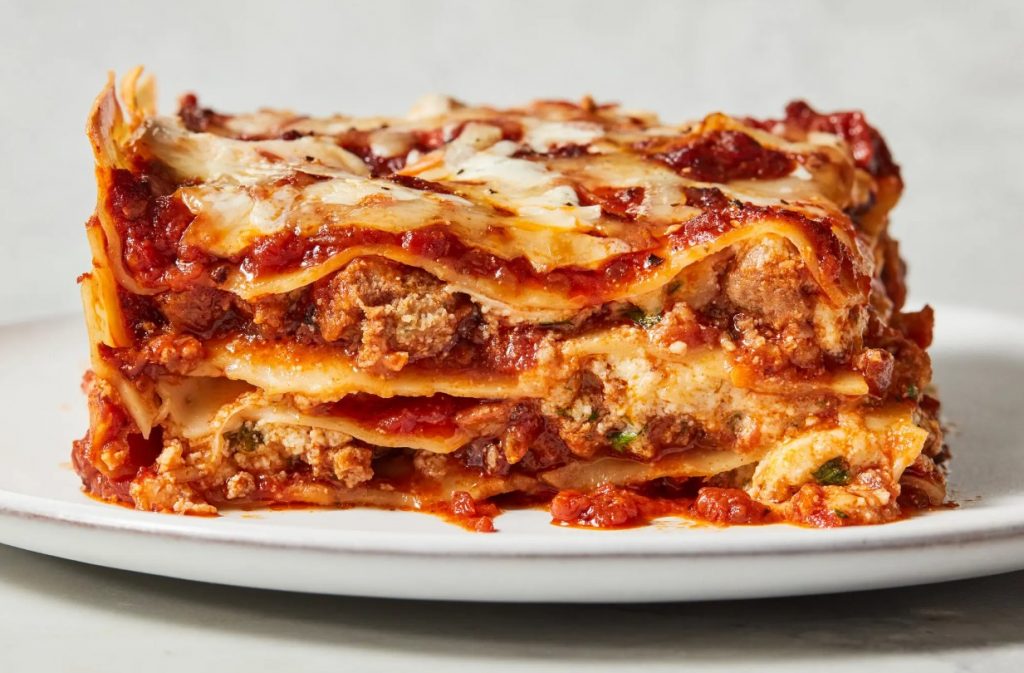 Lasagne kõige lihtsama retsepti järgi. Igaüks saab selle valmistamisega hakkama
