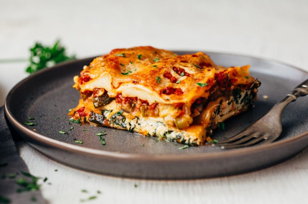 Lasagne kõige lihtsama retsepti järgi. Igaüks saab selle valmistamisega hakkama
