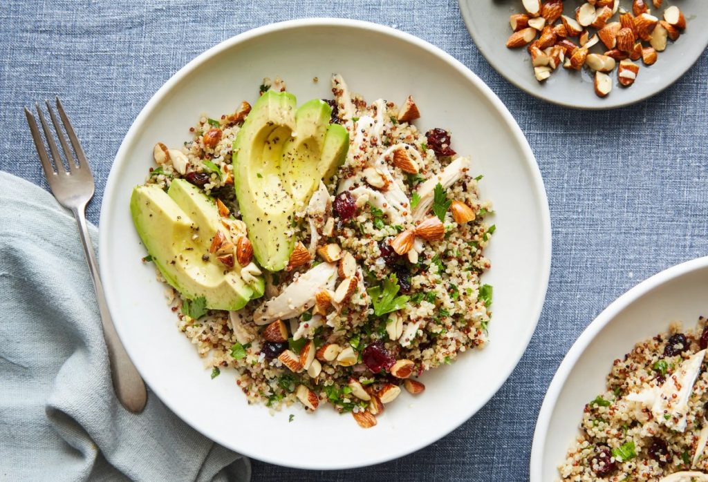 Quinoa Bowl: Taani retsept kanafrikadellidega