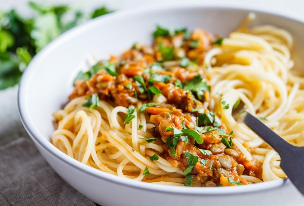 Vegan lõunasöök mõne minutiga: maitsev ja aromaatne pasta