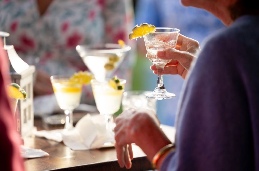 Anna oma kehale rohkem aega alkoholi lagundamiseks: parimad toidud enne joomist