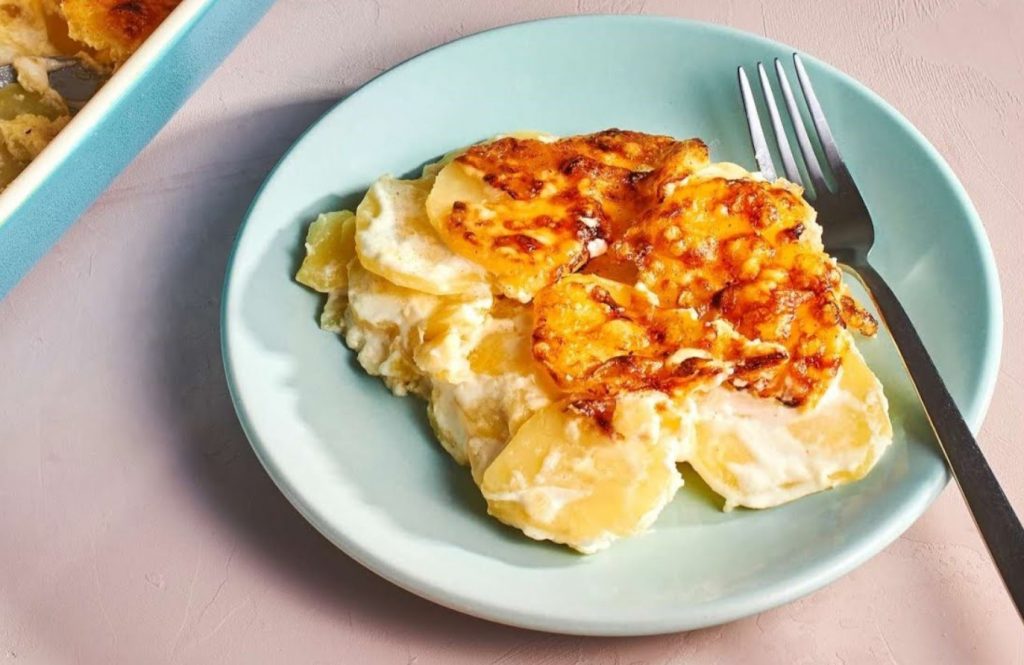 Dauphini kartulid võluvad teid: te armastate seda koorese lisandit iga liha juurde