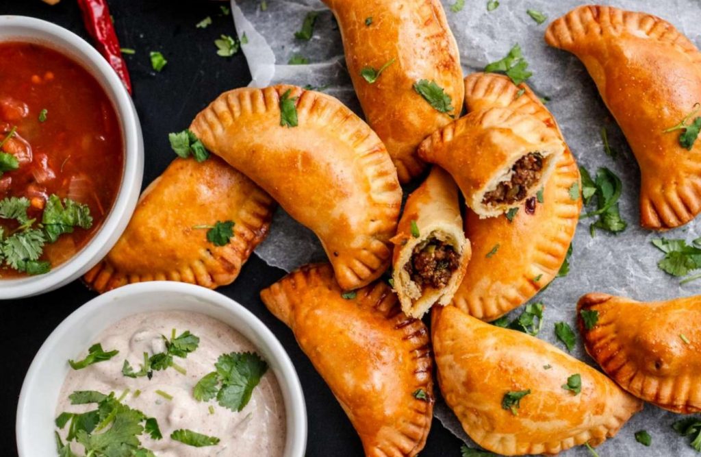 Lihtsad ja eksootilised kodused empanadad on kõigile maitseks