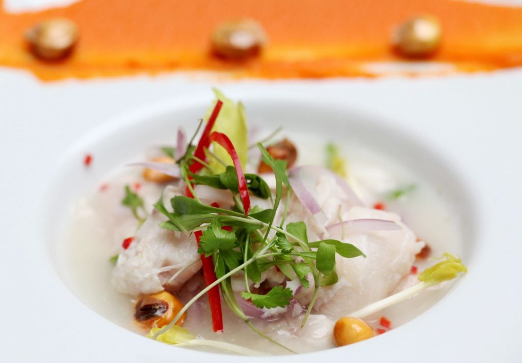 Küpsetamine, mis ei kasuta kuumust, vaid happesust: kala ceviche