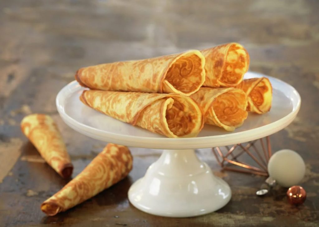 Norra Krumkake küpsised Retsept: SpruceEats