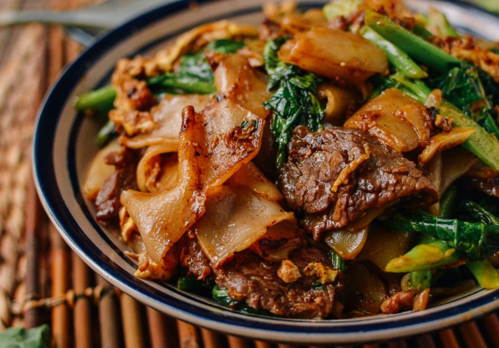 Pad thai asemel vali pad see ew. Maitsev pasta, mida saad kodus kergesti valmistada