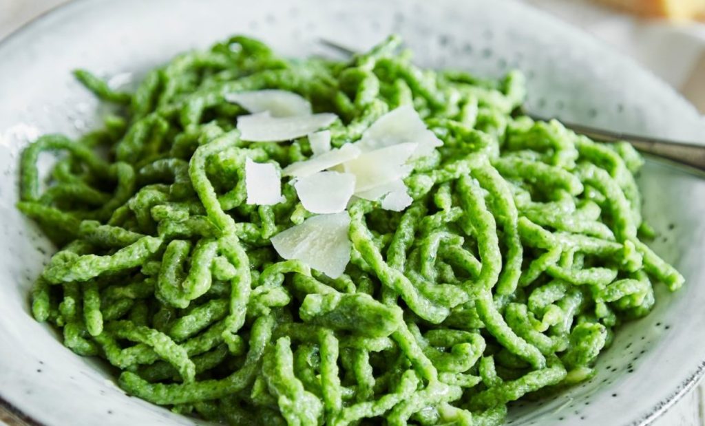 Spinatiga spätzle otse Saksamaalt. Lihtne ja kiire valmistada