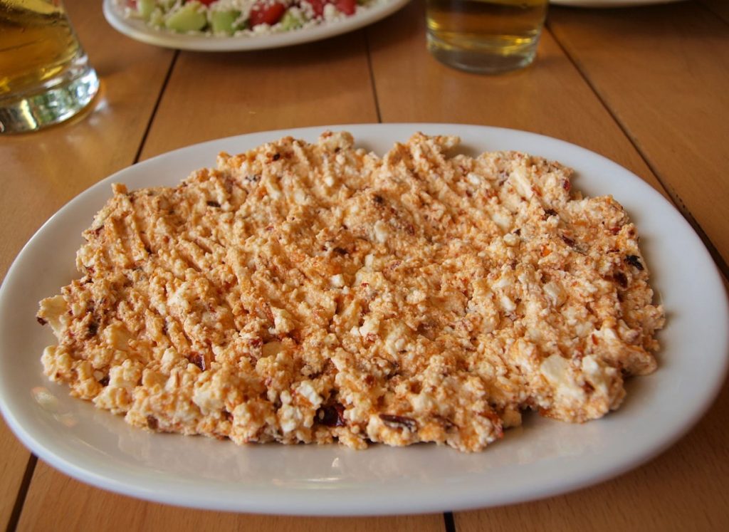 Retsept on pärit serbia kokalt. See pasta on ideaalselt vürtsikas ja lisab maitset paljudele roogadele.