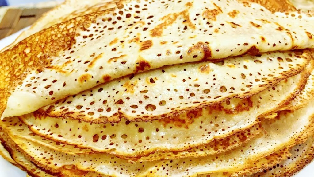 Miks vanaema lisab pannkoogitainasse gaseeritud vett? Vastus paneb teid retsepti ümber mõtlema