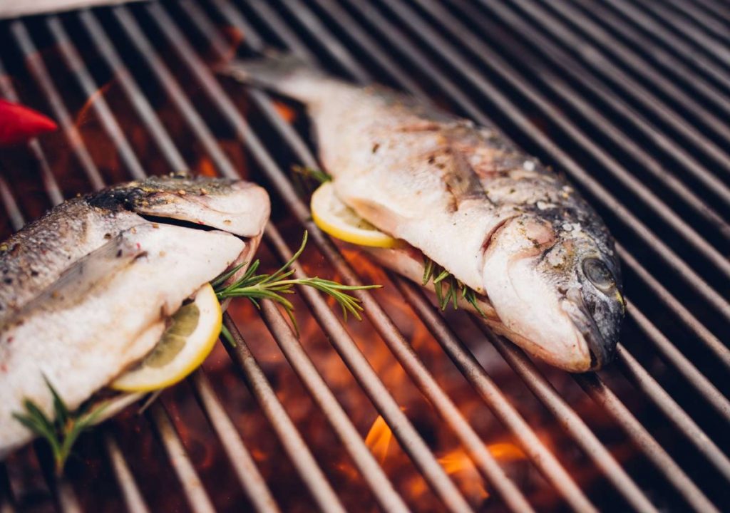 Kuninglik grillitud kala maitseb kõige paremini. Selles pole peaaegu üldse luid, see on hea südamele ja ajule.