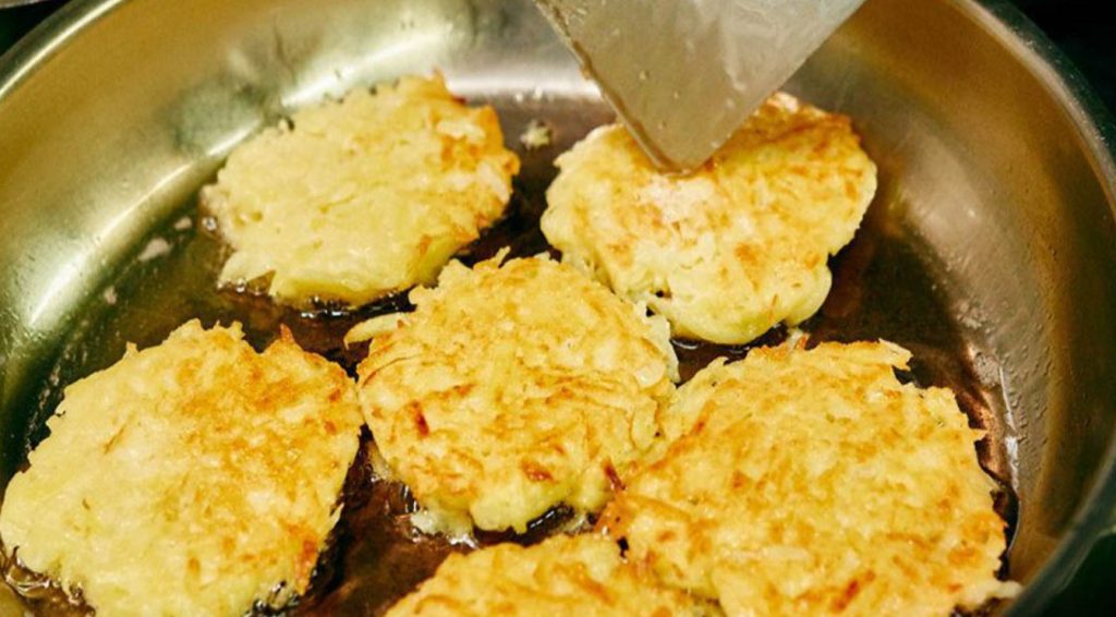 Kuidas meie vanaemad kartulikõrvu tegid: ideaalse tulemuse saavutamiseks kasutasid nad sõela