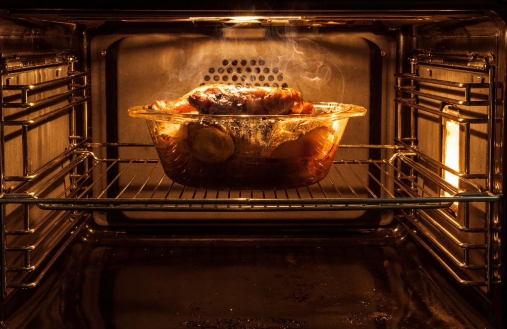 Šokeeriv tõde: mis juhtub, kui jätad toidujäägid ahju?