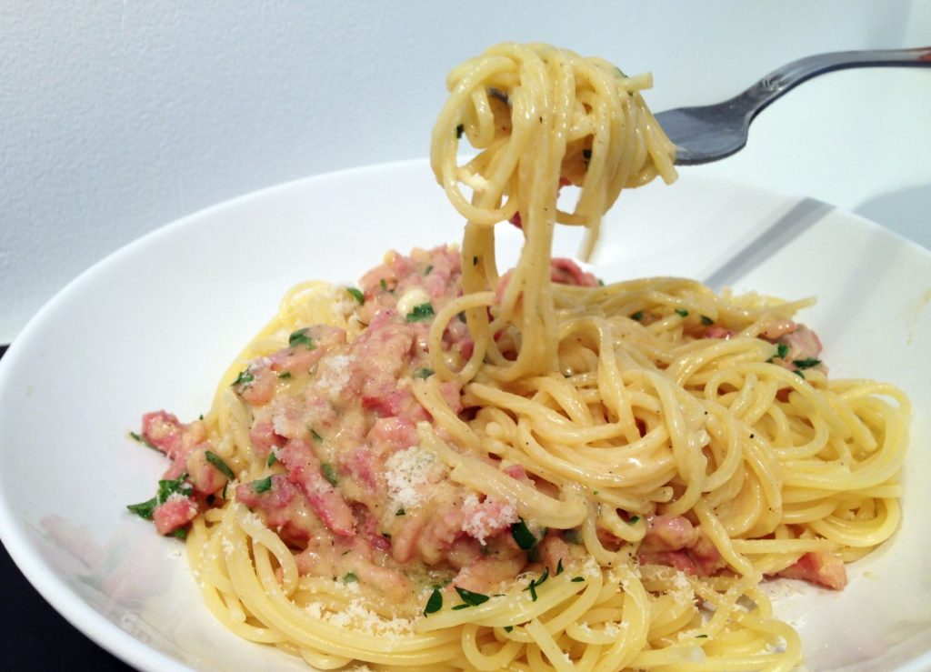 Tahad teha maitsvat carbonara? Vaata, kuidas pastöriseerida mune carbonara jaoks