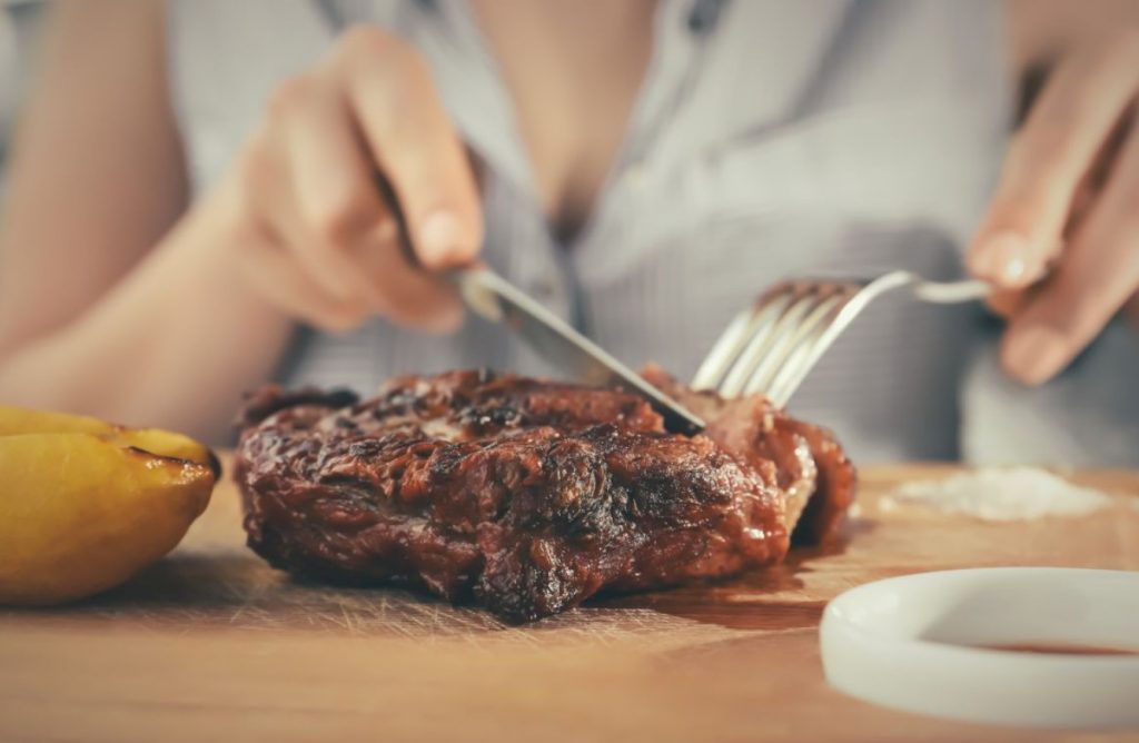 5 grillimisnipi lihasööjatele: proovige fileed, grillvarrasid, steake, tiibu ja suurepärast marinaadi kaelakarbonaadile