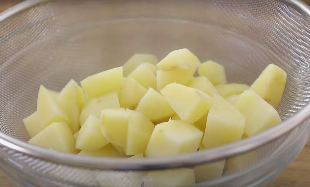 Just praegu on selleks ideaalne aeg: see prantsuse salat maitseb nagu tõeline jumalate roog.