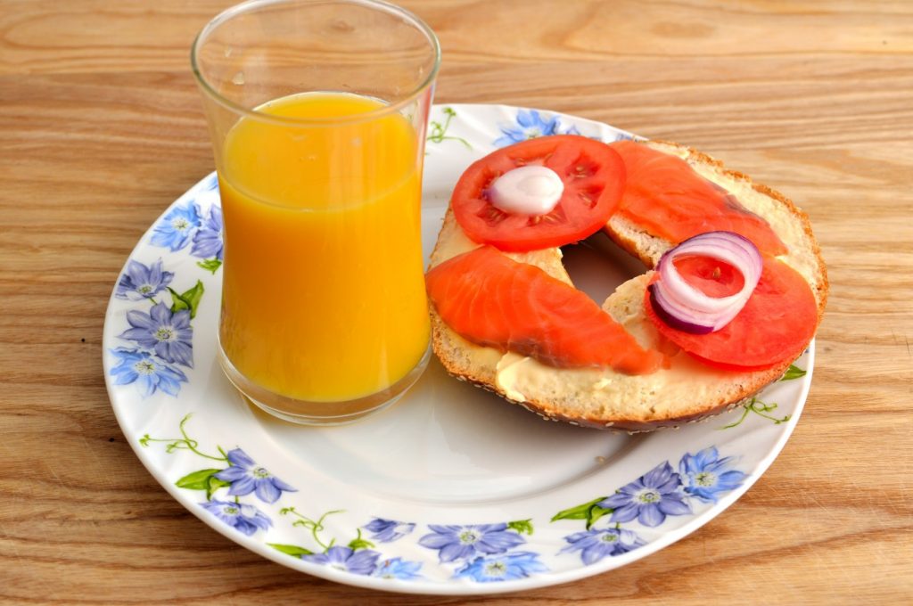 Toidud, mida ei tohiks kunagi hommikusöögiks süüa ja mida me toitumisspetsialisti sõnul liiga sageli sööme