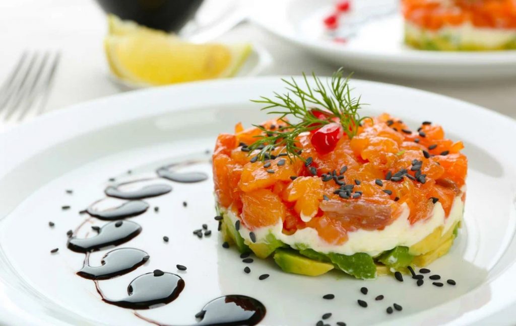 Kuidas valmistada tartar, mis näeb välja kallis, kuid on lihtne ja kiire valmistada: Taani retsept