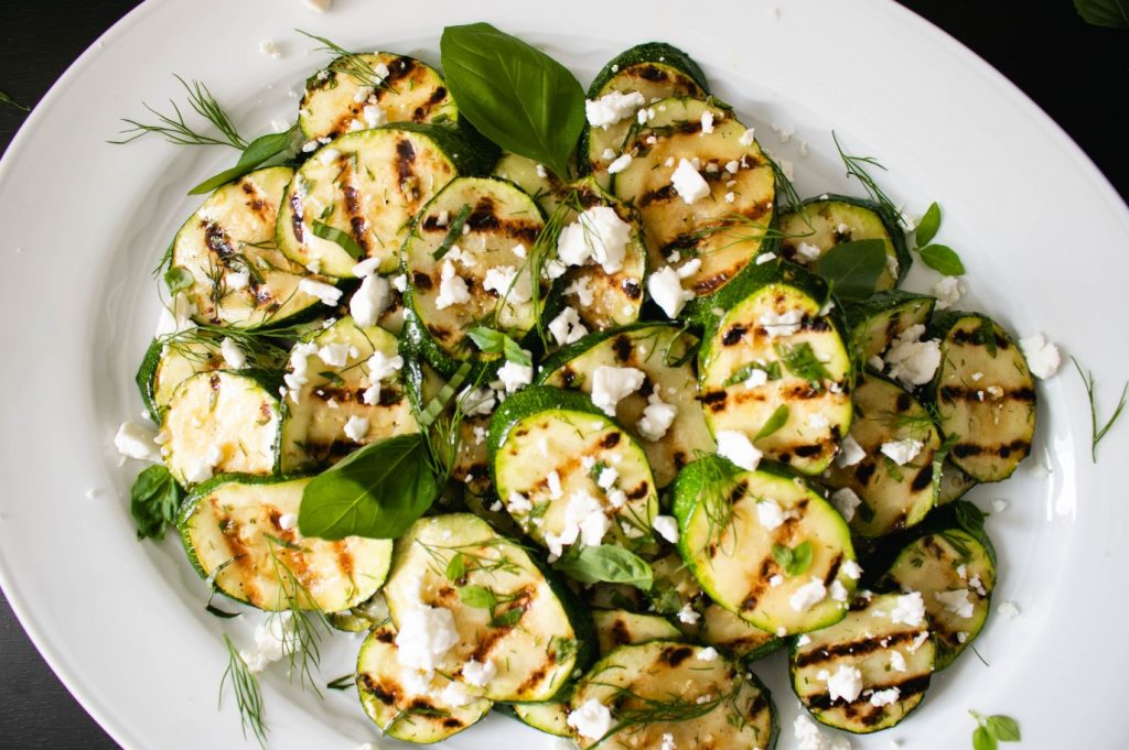 Grillitud feta juustuga ja köögiviljadega. Ideaalne lisand kartulitele ja grillitud lihale
