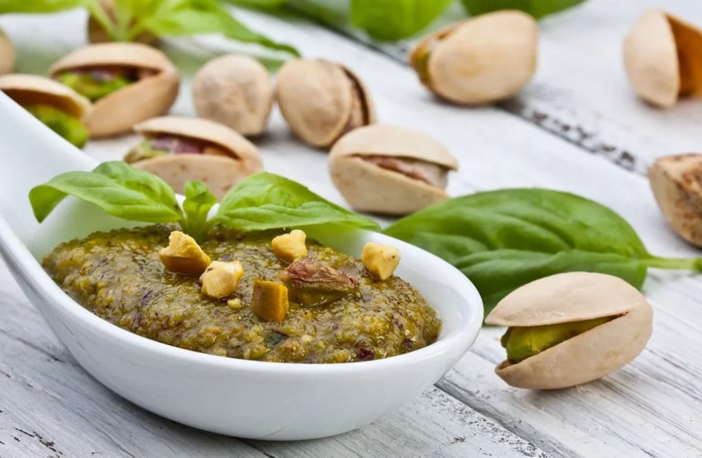 Proovisin seda Sitsiilias ja nüüd teen seda regulaarselt. Pesto sobib ideaalselt makaronide ja pitsaga.
