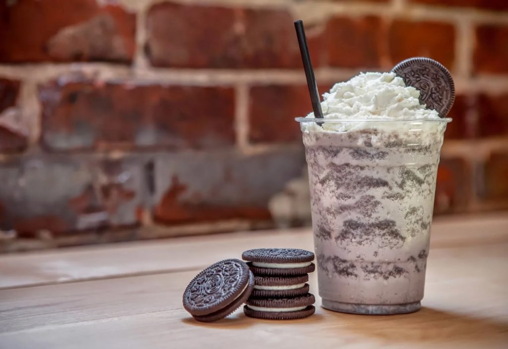 Oreo frappé valmistamise retsept samm-sammult: ideaalne maiuspala kodus