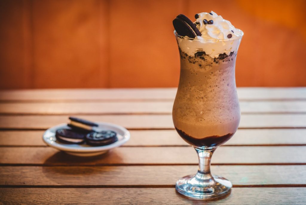 Oreo frappé valmistamise retsept samm-sammult: ideaalne maiuspala kodus