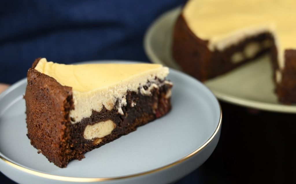 Juustukook või brownie? Siin on pistaatsiapähklitega hullumeelse juustukoogi brownie retsept.