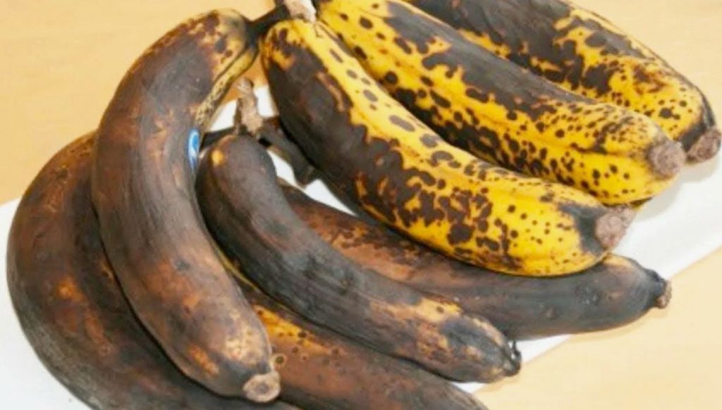 Ärge visake mustaks muutunud banaane ära: see retsept muudab need maitsepommi
