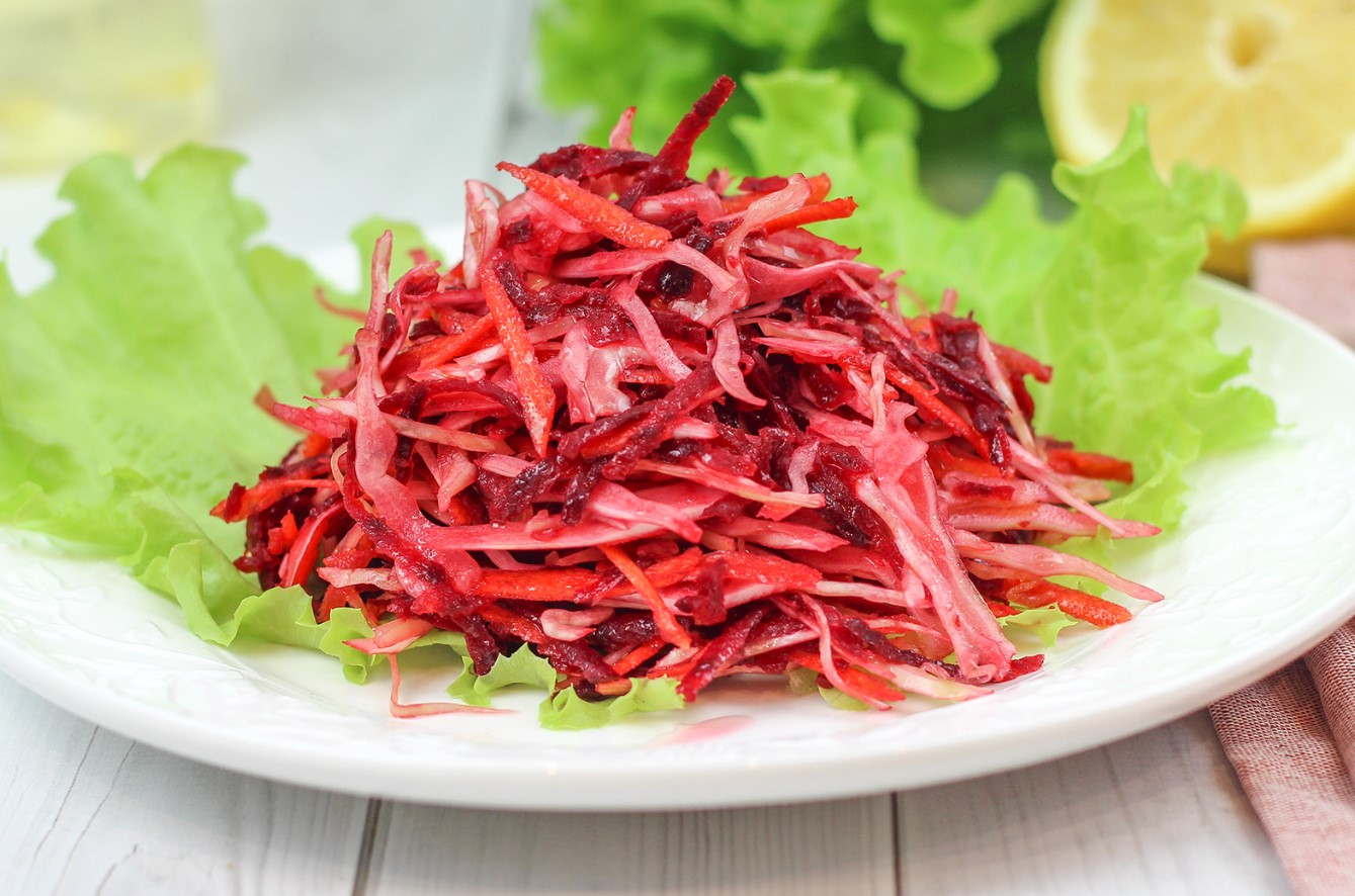 Mitmete erinevate salatite hulgas on kogenud perenaiste seas eriline koht ühelainsal salatil. Peedisalat, mis asendab edukalt vinegretti. Nii edukalt, et […]
Th