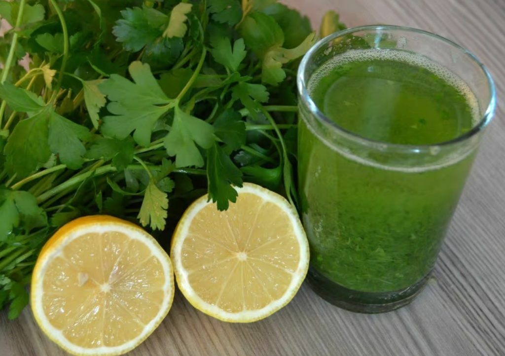 Igaüks peaks seda rohelist limonaadi proovima. See on ideaalne värskendav jook soojadel päevadel.