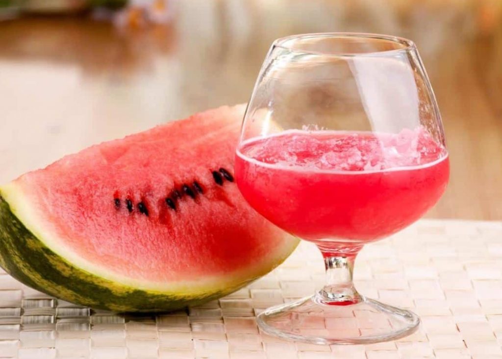 Miks arbuusi ja melonit ei tohi alkoholi juurde süüa: pidage meeles ükskord ja igaveseks