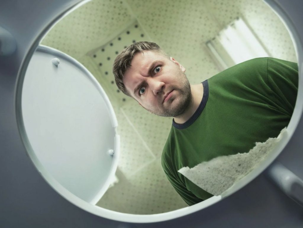 Uriini kivi, rooste ja plekkid WC-poti peal: kuidas selle probleemiga toime tulla, ilma kallit „kemikaali“ ostmata