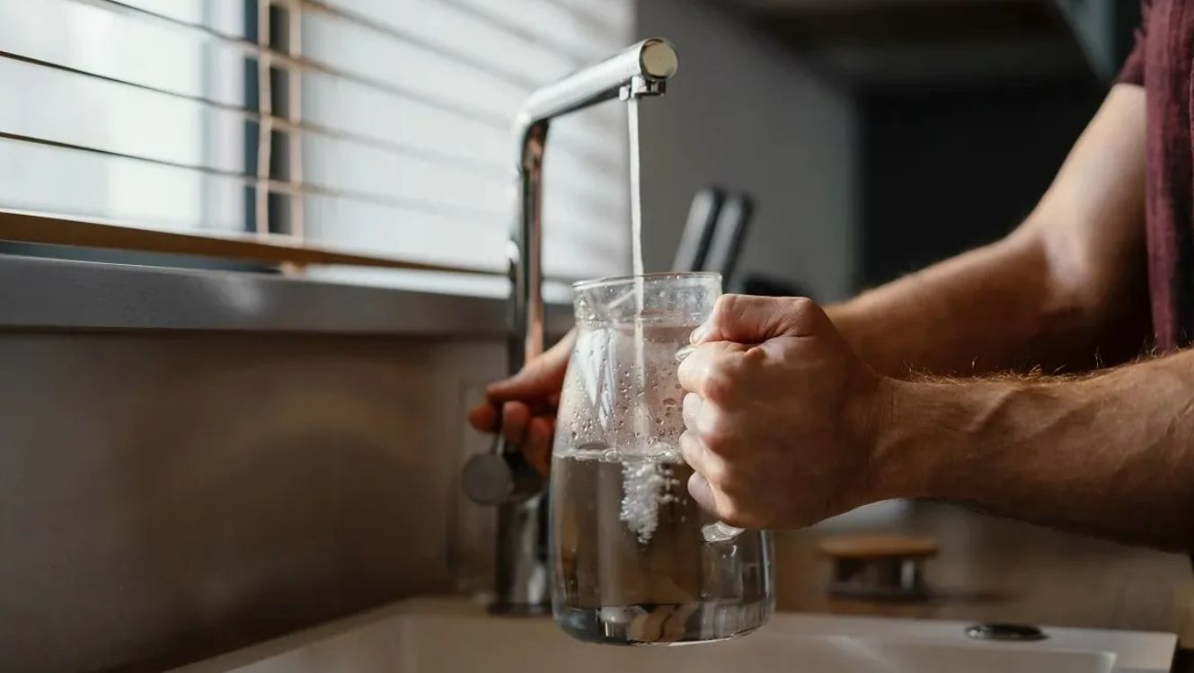 Kuidas puhastada isegi kõige määrdunud blender 1 minutiga – lihtne trikk