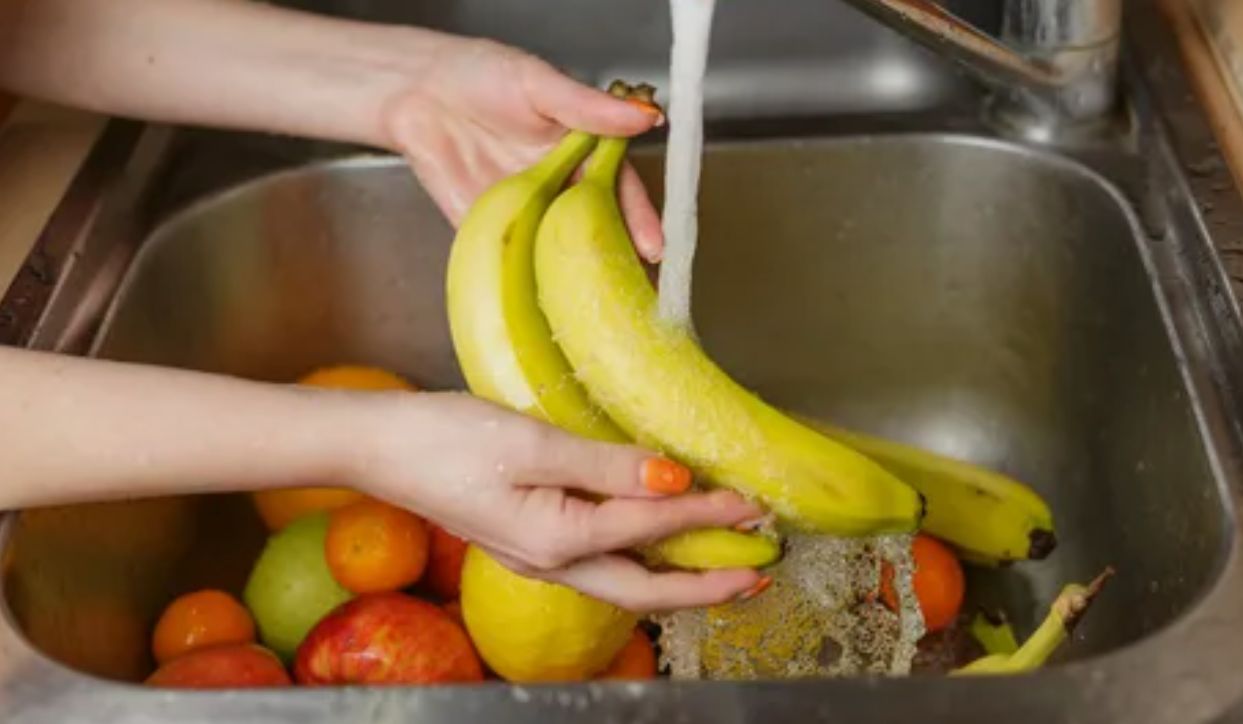 Arst pani punkti vaidluses banaanide pesemise vajalikkuse üle