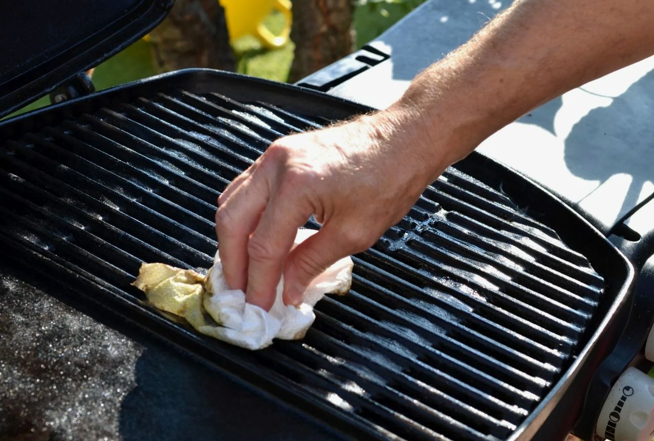 Lisage veele see vahend – ja grillrest särab uuesti: on igas kodus