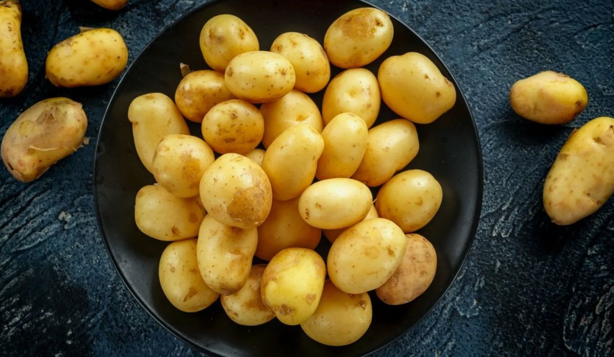 Kas noored kartulid tuleks koorida: mäletage ükskord ja lõplikult