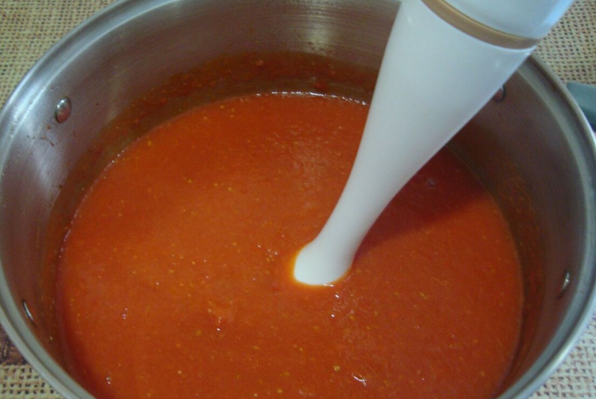 Mida teha üleküpsenud tomatitega: paks ketšup – teie saladus ideaalse pastakastme valmistamiseks
