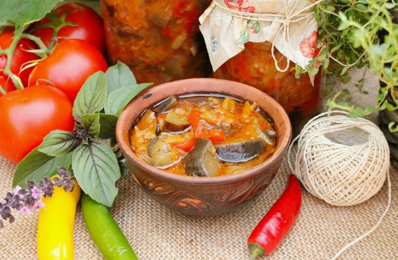 Kuidas valmistada baklažaanid talveks: lečo „tuli“ — läheb esimesena kaubaks