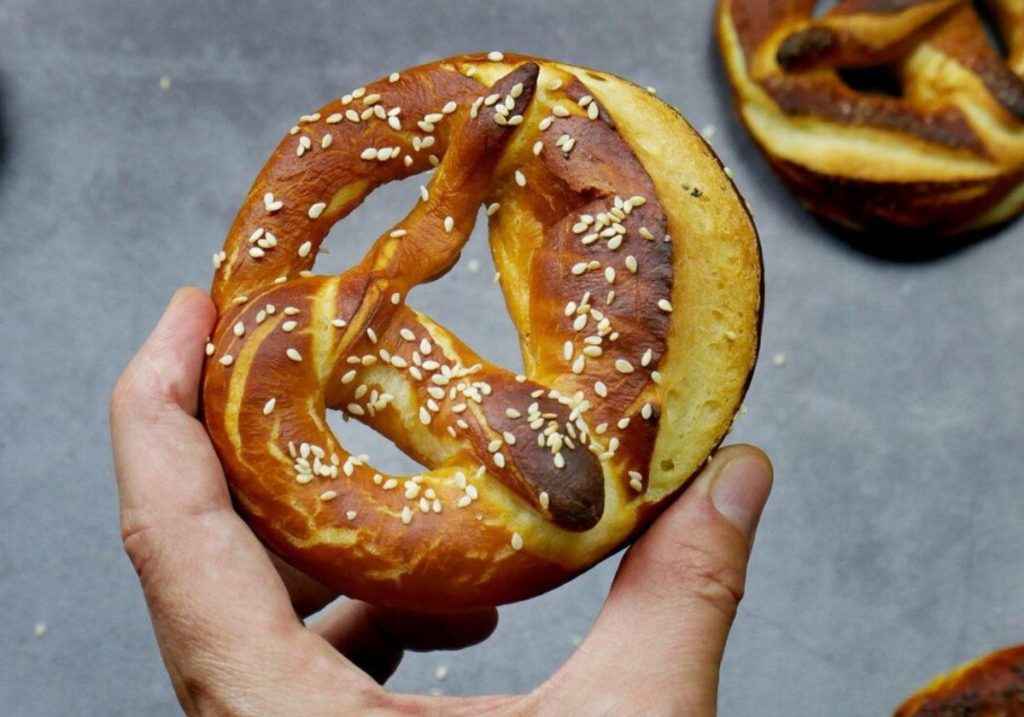 See hommikusöök tekitab alati furoori. Täidisega pretzelid retsept