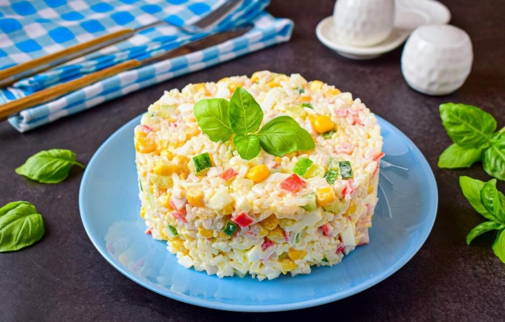 Krabisalat „Light“ - maitseb jahedam kui originaal, võite kaalust alla võtta.