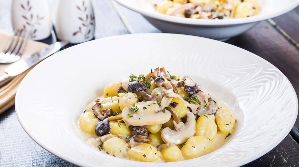 Ma teen seda retsepti vähemalt kord nädalas. Gnocchi toorjuustukastme ja seentega