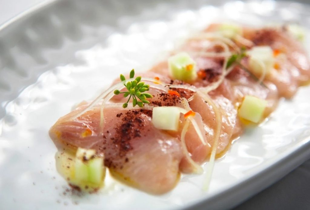 Küpsetamine, mis ei kasuta kuumust, vaid happesust: kala ceviche
