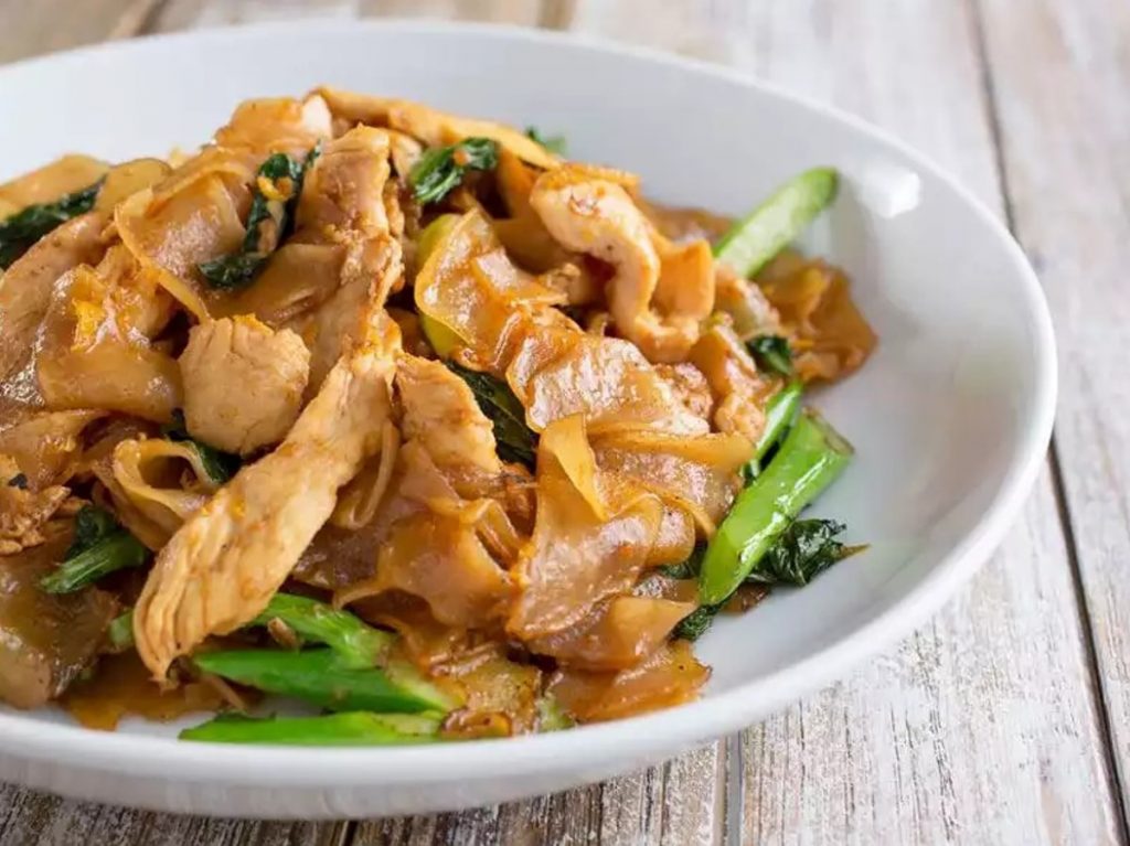 Pad thai asemel vali pad see ew. Maitsev pasta, mida saad kodus kergesti valmistada