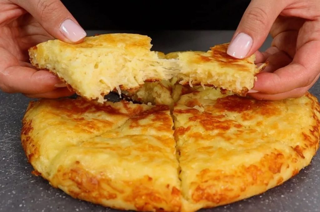 Lihtsalt segan kõik tooted kokku ja panen pannile: 10 minutit ja „Laisa khachapuri” on valmis – jagan retsepti