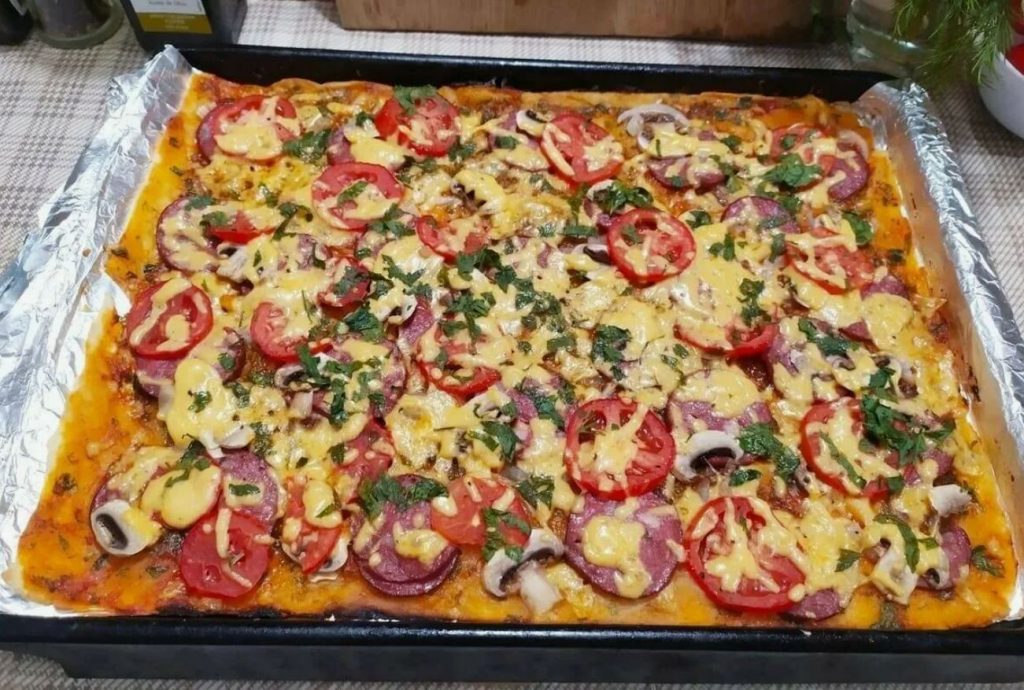 Miks kodune pizza ei ole sama hea kui pitsabaaris: saladus ei peitu tainas, vaid selles sammus