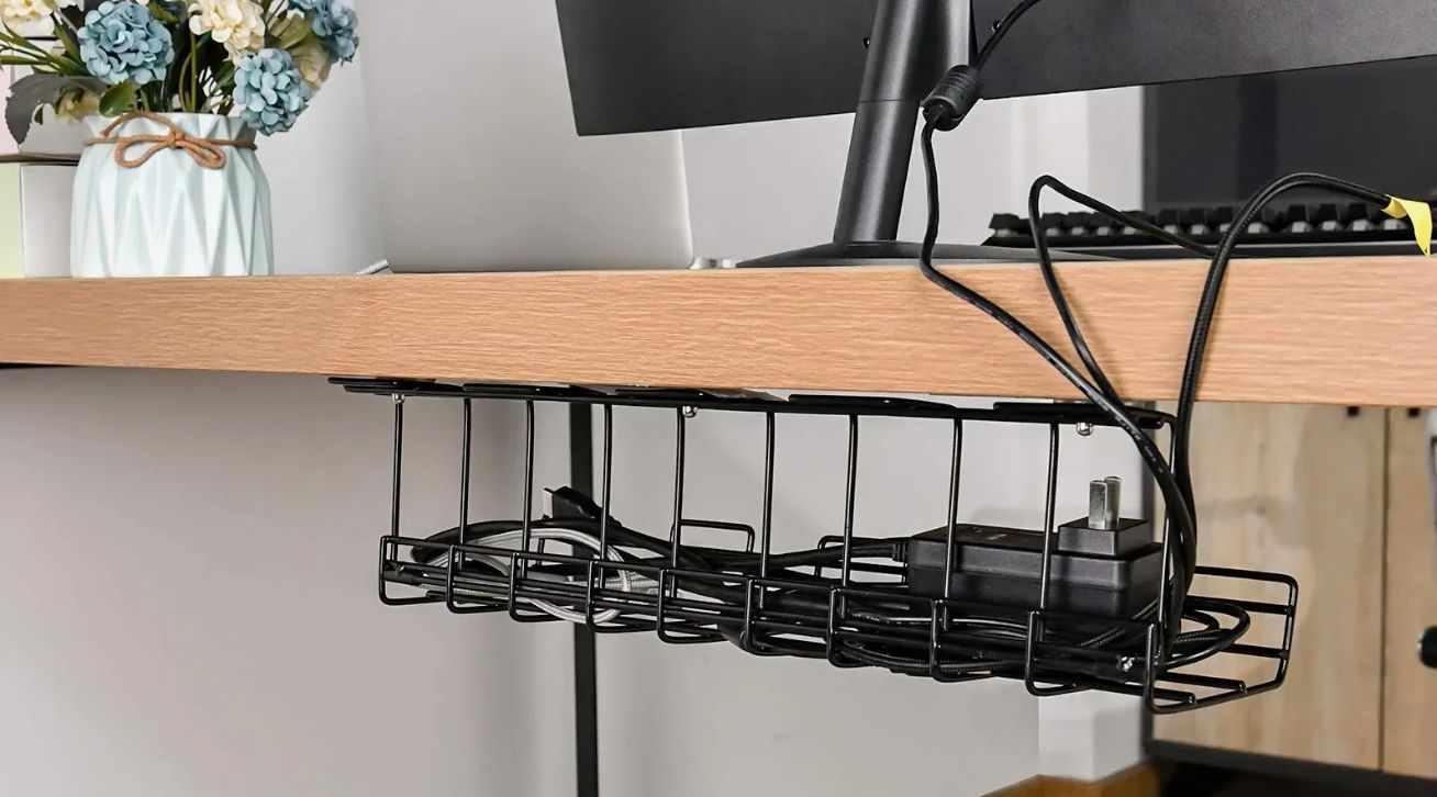 Lihtne viis vana probleemi lahendamiseks. Sassis kaablid jäävad minevikku